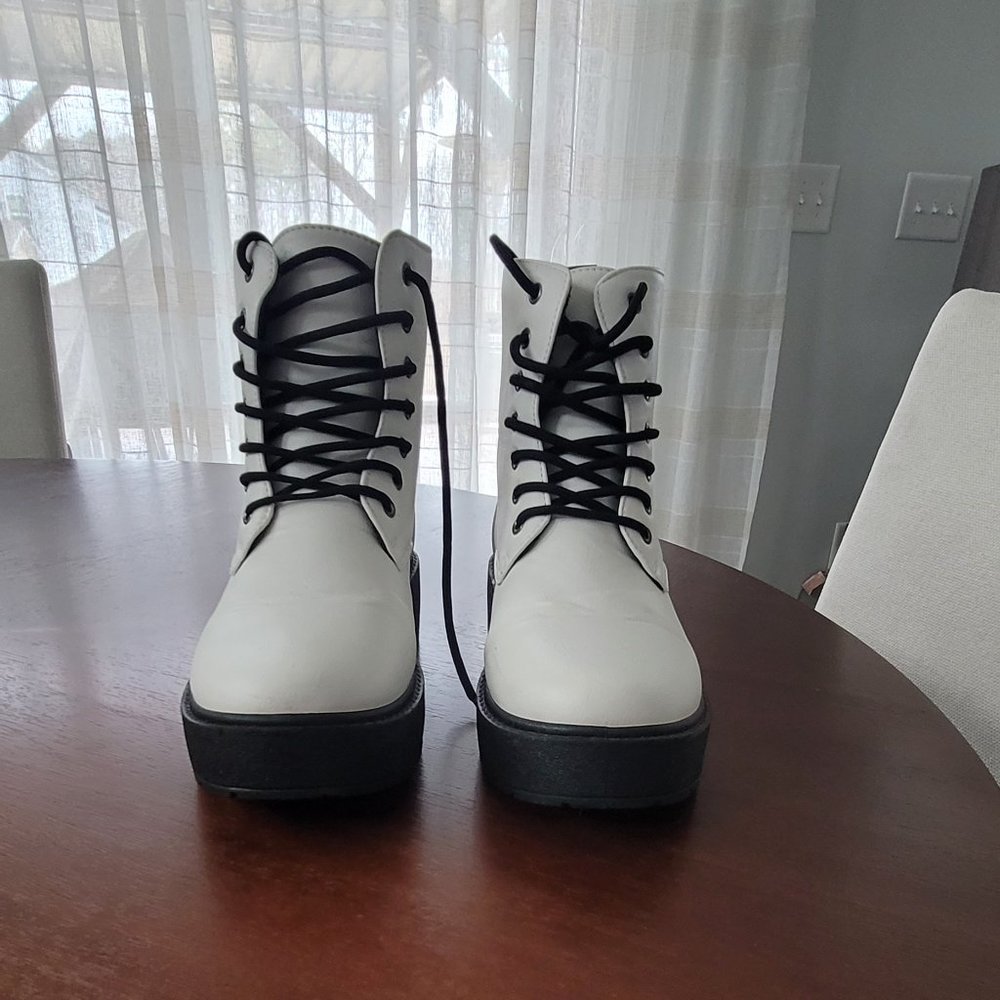 Charles Albert White Combat Boots 8